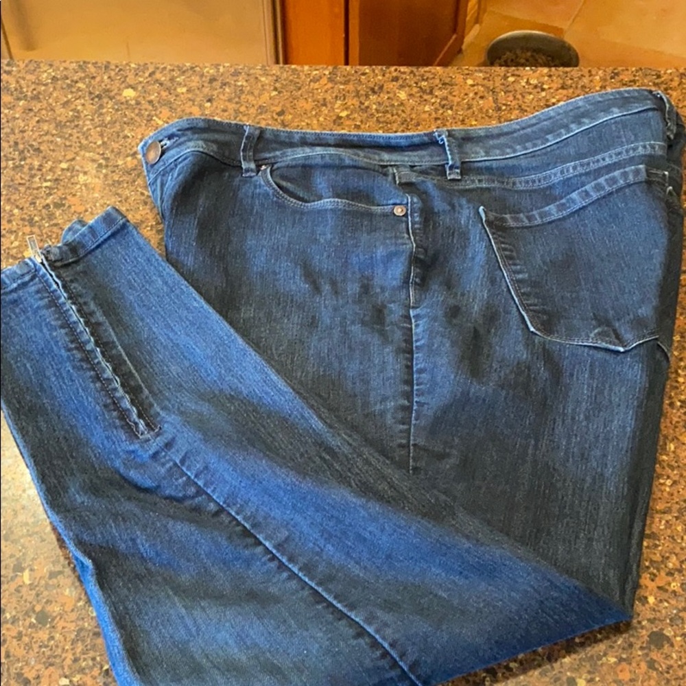 Loft Curvy Skinny Ankle zip Jeans